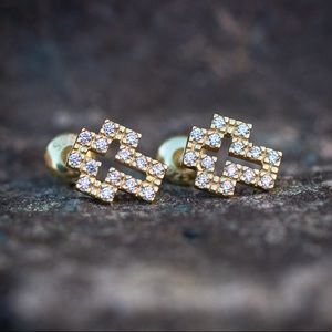 14k Gold Cross Stud Earrings